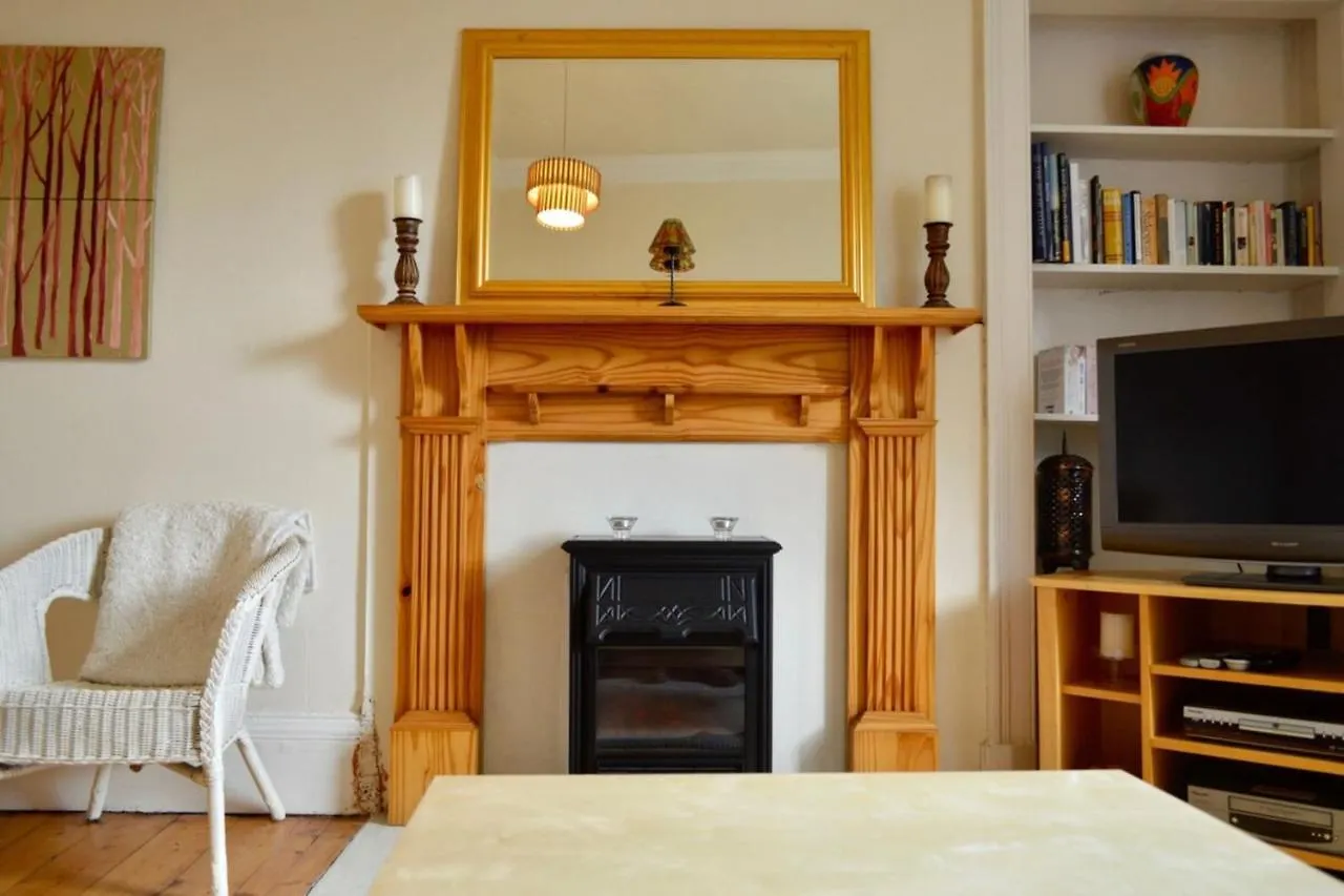 Central And Homely One Bedroom Flat Edinburgh